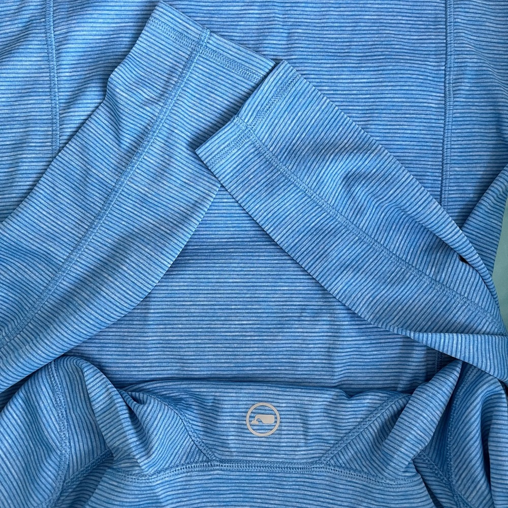 Vineyard Vines Blue Patterned Performance Top Nwt - image 8